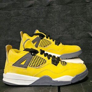 YOUTH SZ 3 AIR JORDAN 4 "LIGHTENING" SNEAKERS
